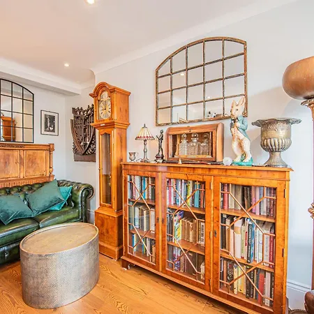 Stylish 1-Bed Flat In Soho - Prime Central London Exterior photo