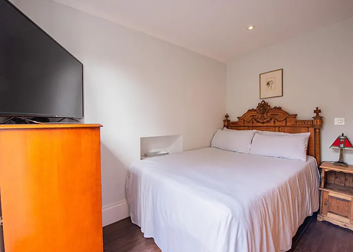 Stylish 1-Bed Flat In Soho - Prime Central London