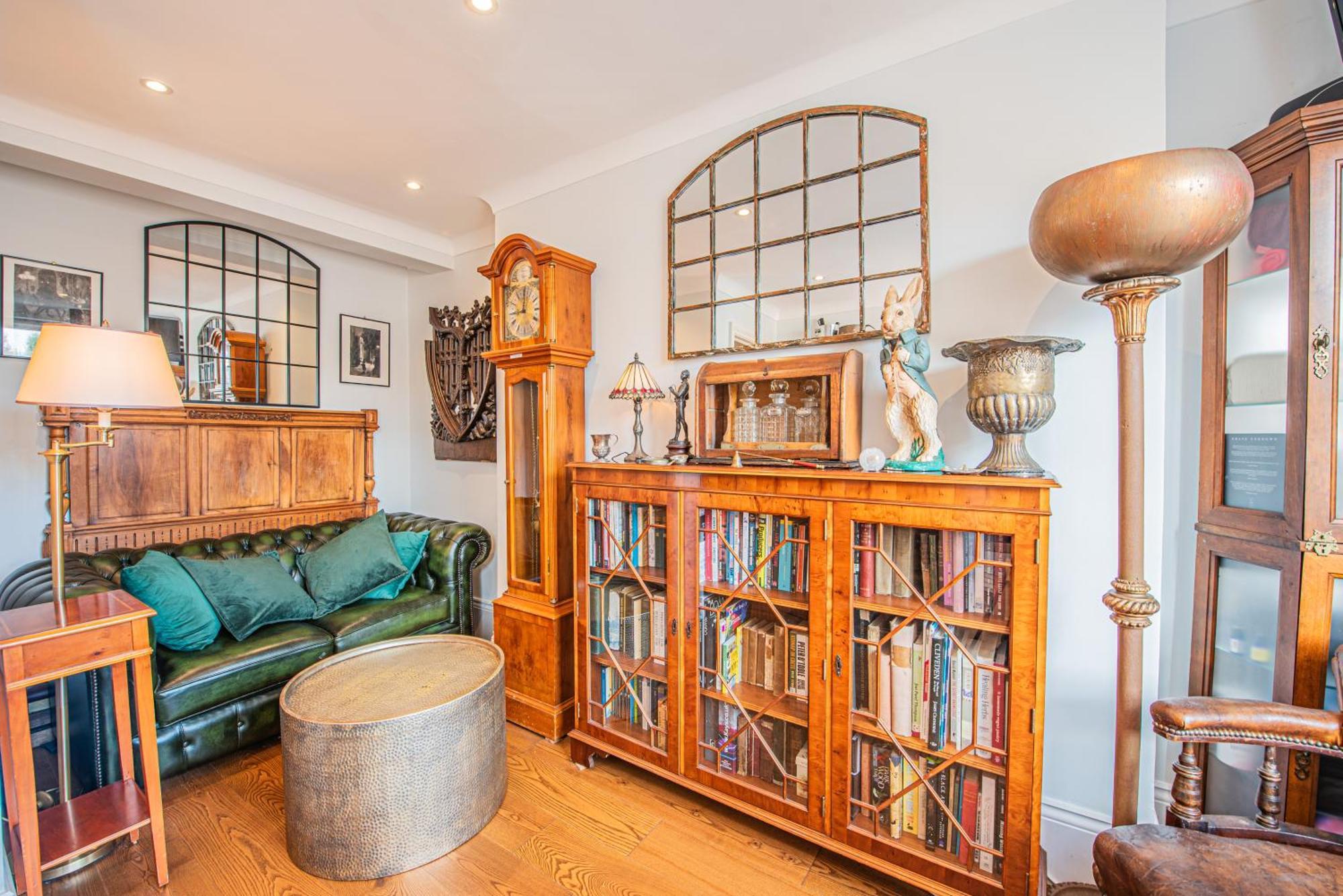Stylish 1-bed Flat In Soho - Prime London